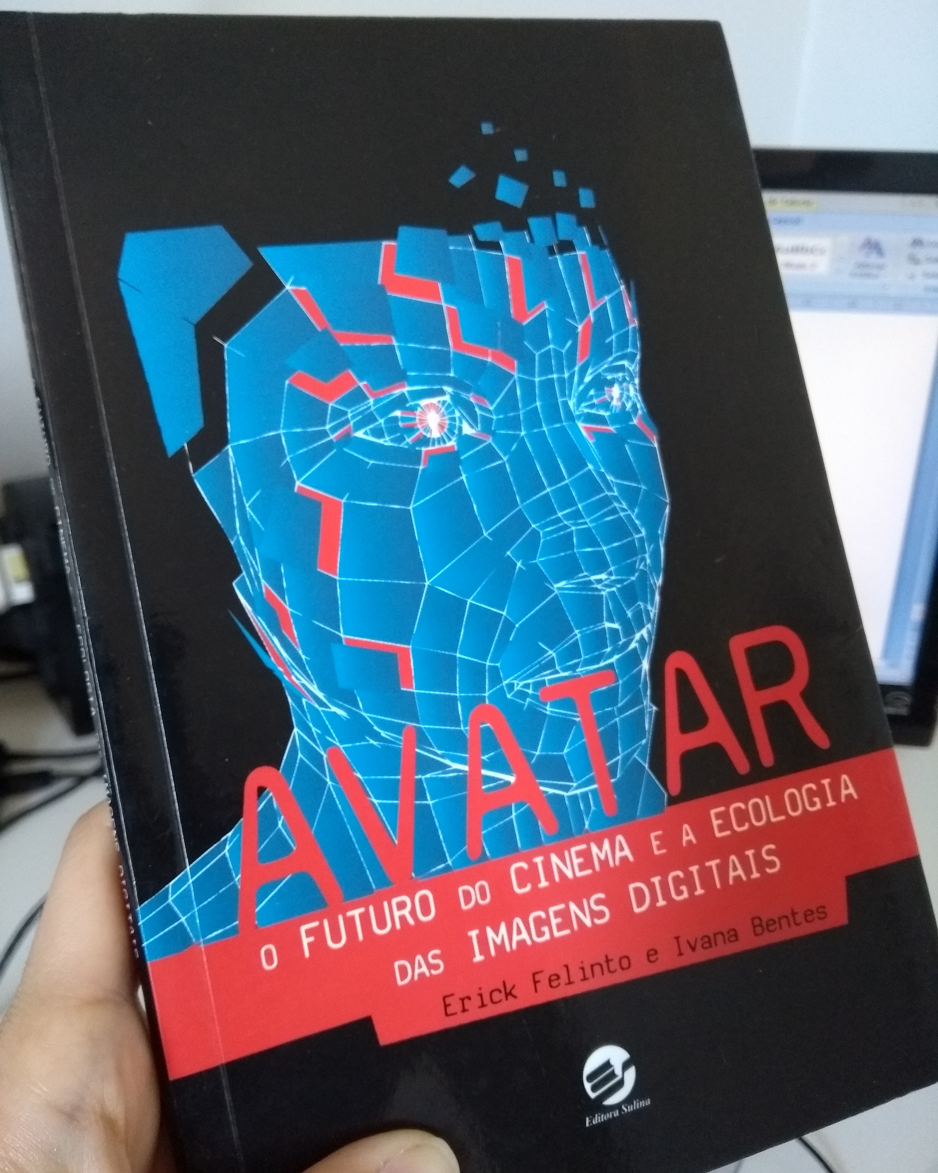 Capa do livro Avatar: o futuro do cinema e a ecologia das imagens digitais